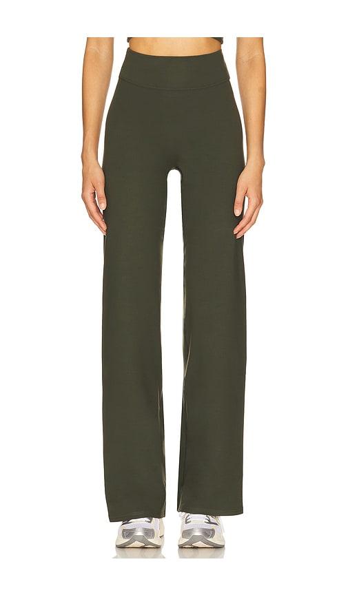 437 the essentials pant in dark green. - size l (also in xl)
