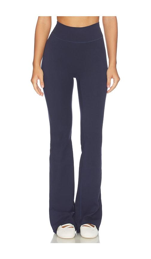 437 the leisure pant in navy. - size m (also in s, xs)