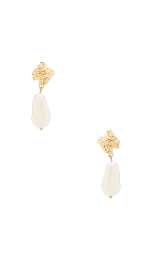 8 other reasons pearl point earrings in metallic gold,white.