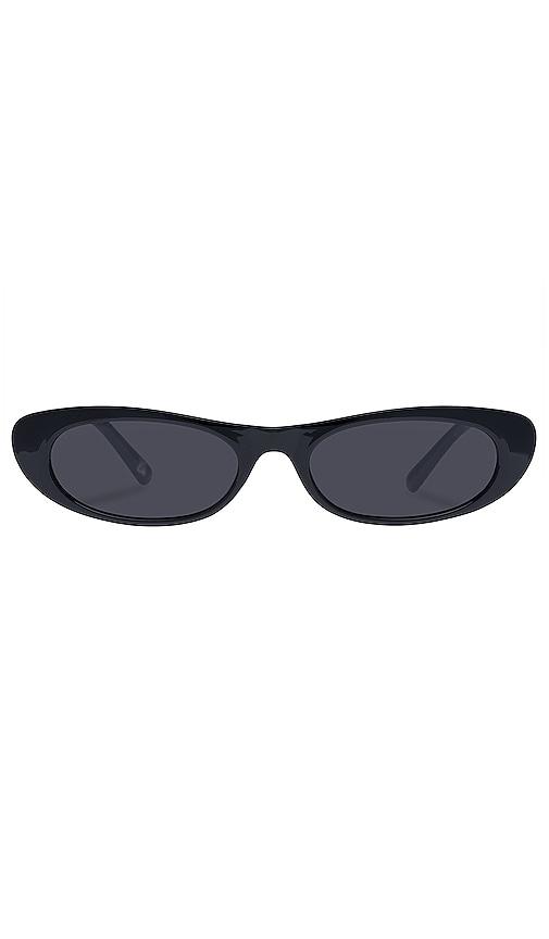 aire avior in black.