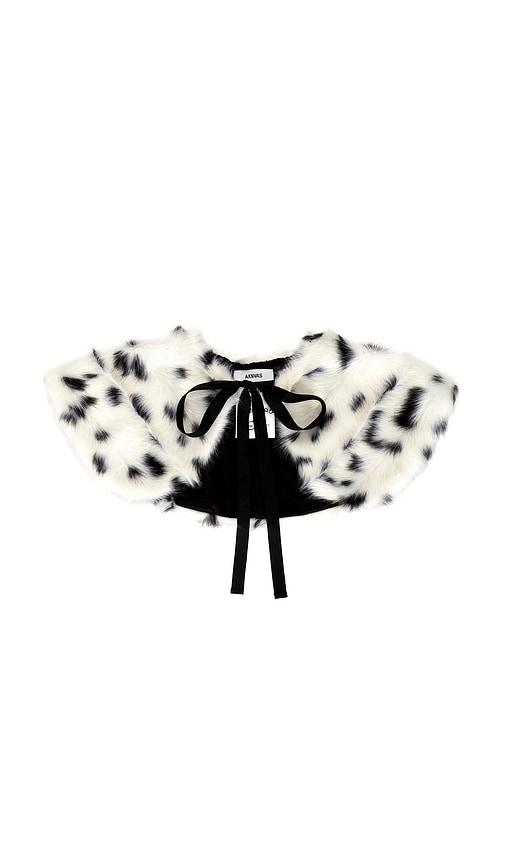 aknvas faux fur long haired shoulder collar in black,white.