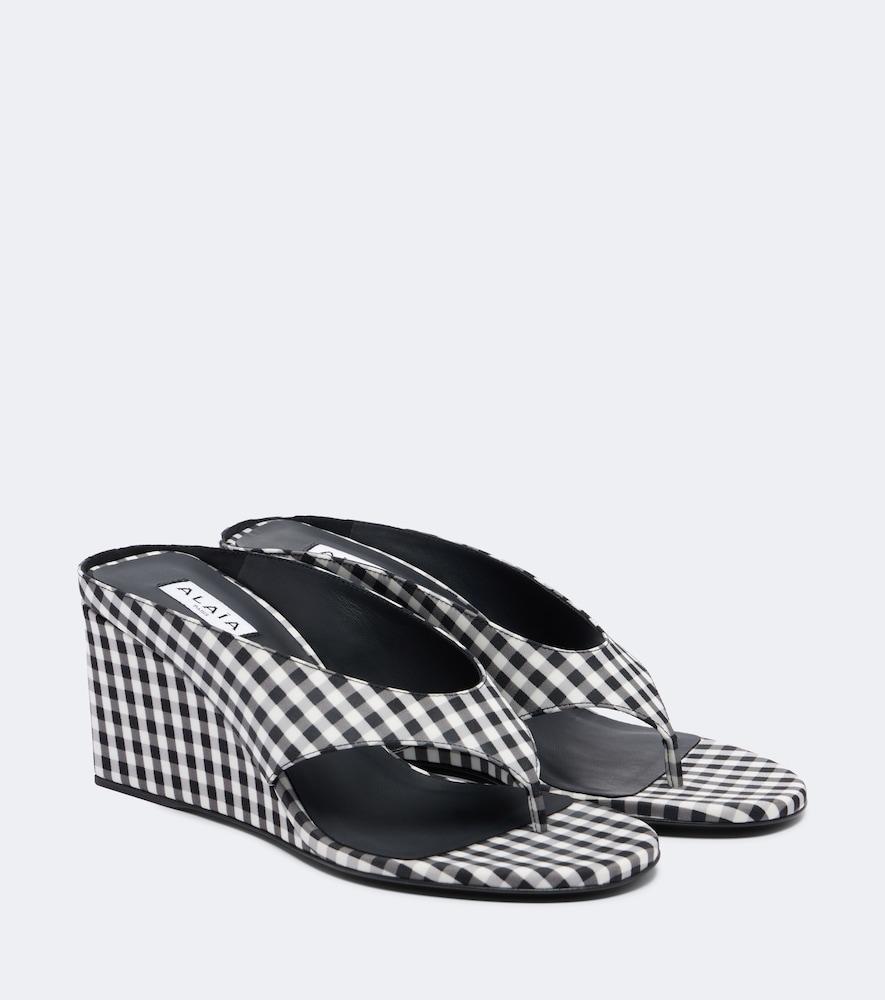 alaïa cube gingham wedge thong sandals