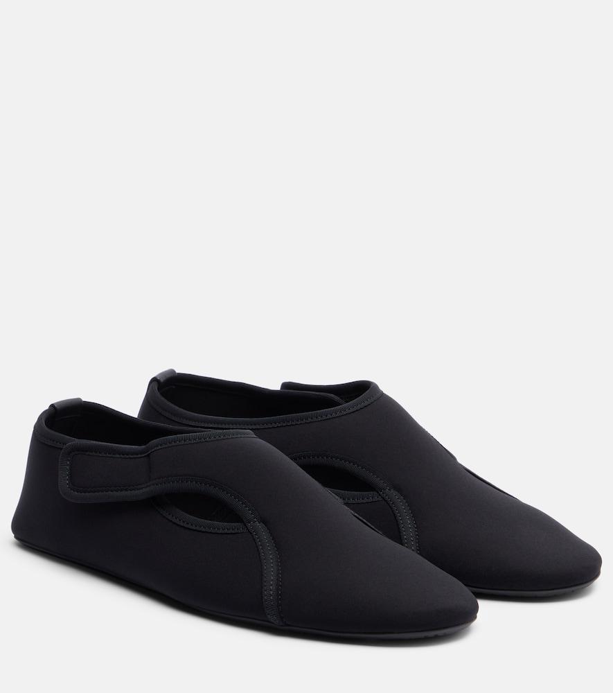 alaïa flex leather-trimmed ballet flats