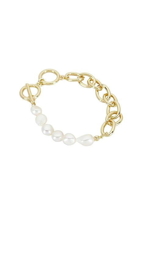 amber sceats antalya bracelet in metallic gold.