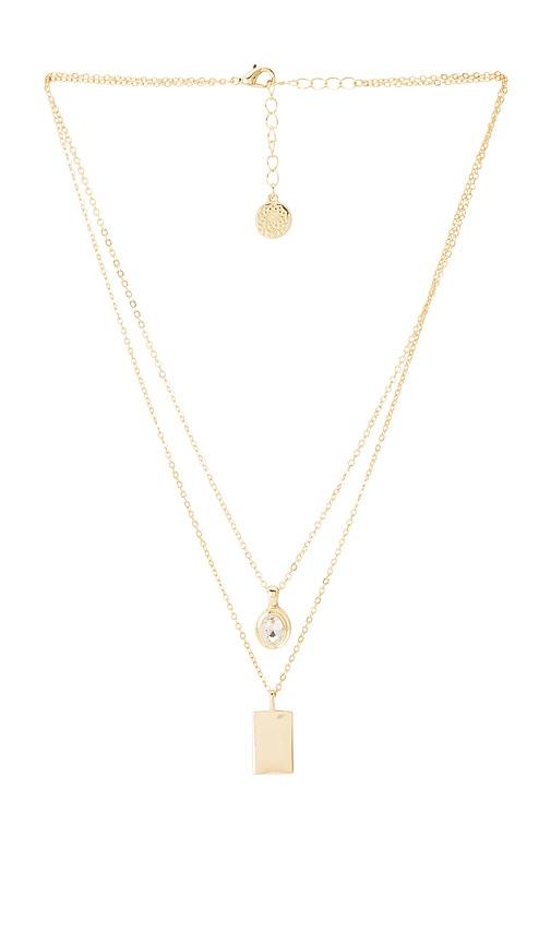 amber sceats billie necklace in metallic gold.