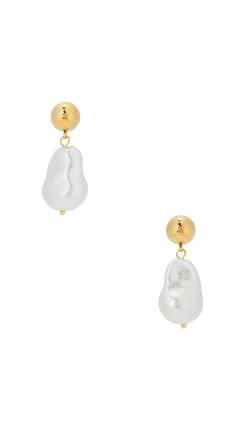 amber sceats honey earrings in ivory.