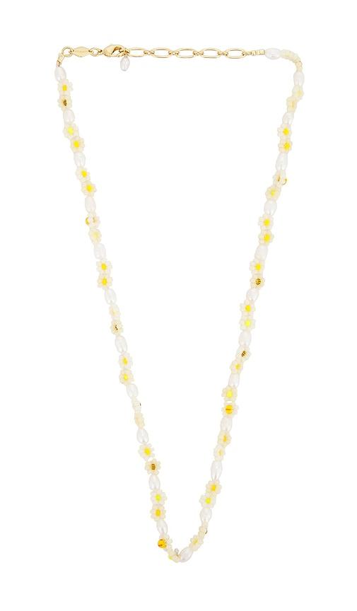 anni lu daisy flower necklace in yellow.