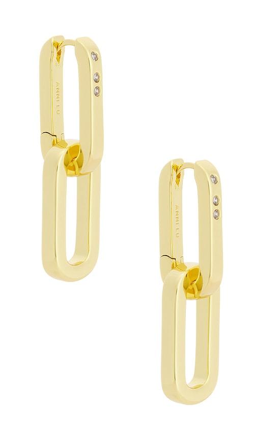 anni lu golden link earring in metallic gold.