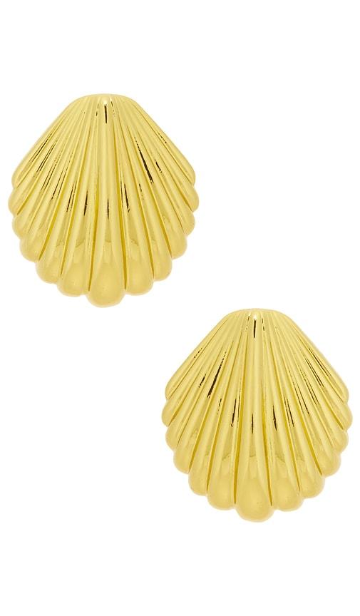 anni lu ocean treasure earring in metallic gold.