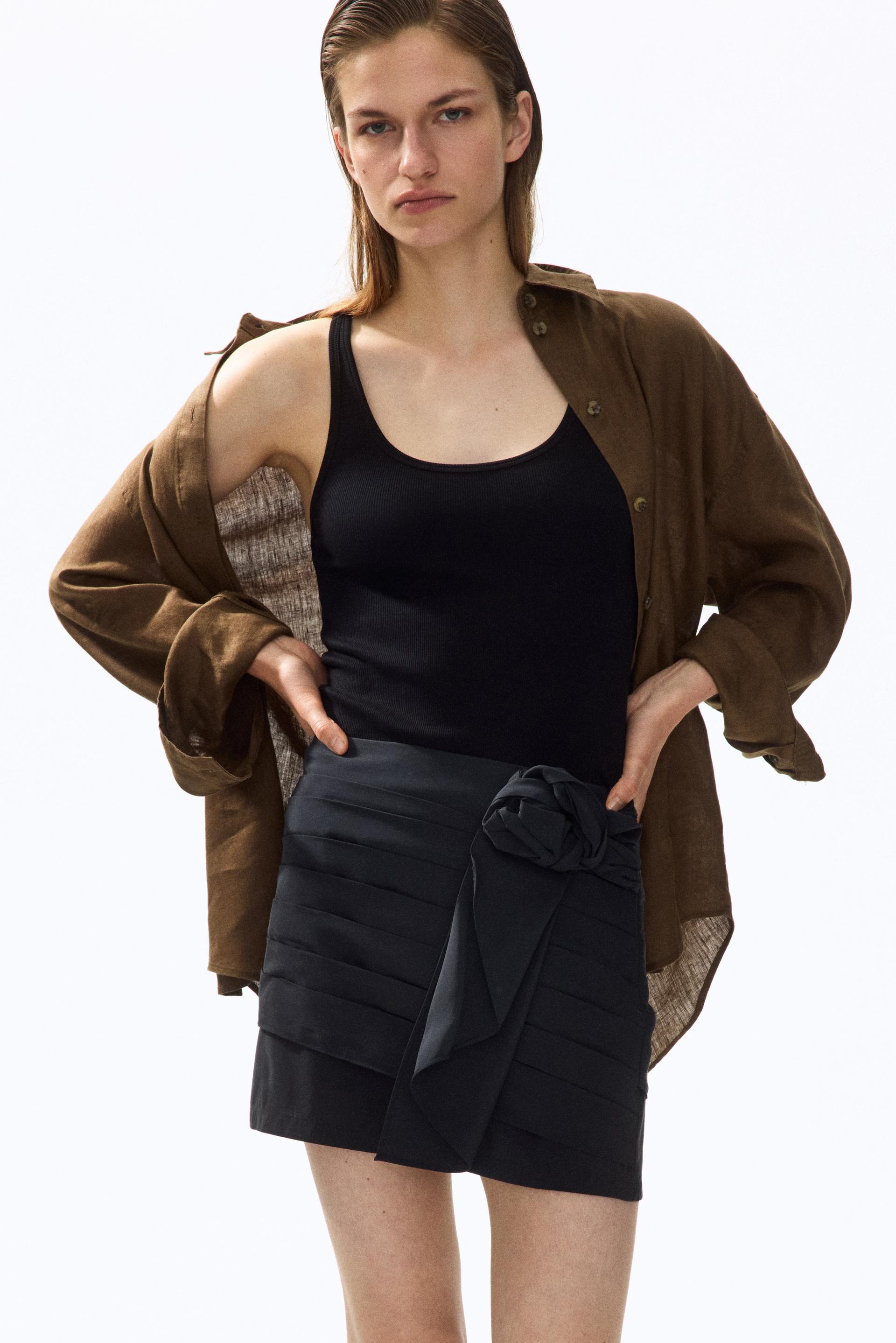 appliquéd mini skirt