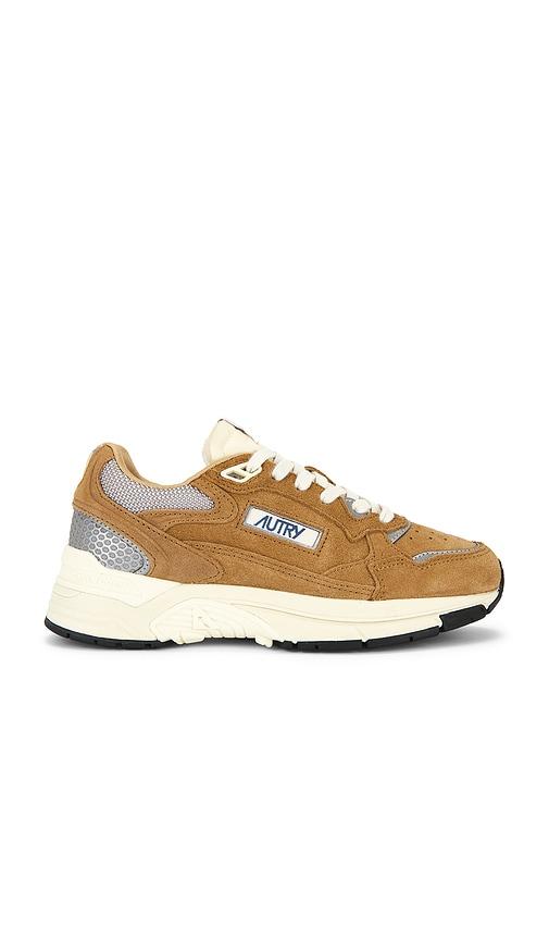 autry hyperway low sneaker in tan. - size 36 (also in 39, 40)