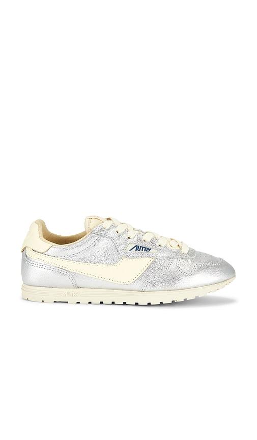 autry windspin low sneaker in metallic silver. - size 39 (also in 40)