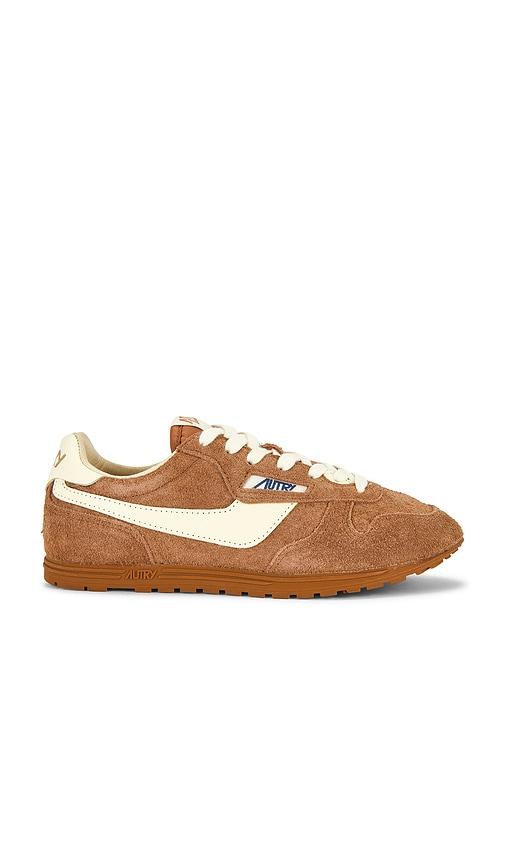 autry windspin low sneaker in tan. - size 38 (also in 40)