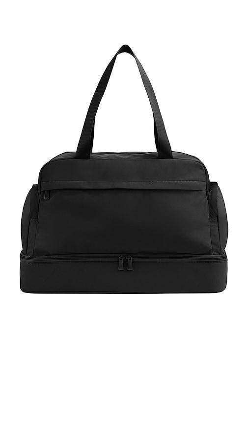 away featherlight weekend bag in black.
