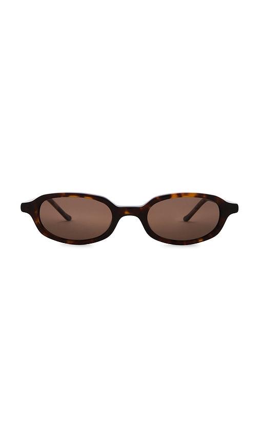 banbe the cassel sunglasses in brown.