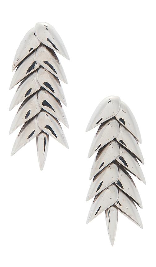 bevza spikelet short earrings in metallic silver.