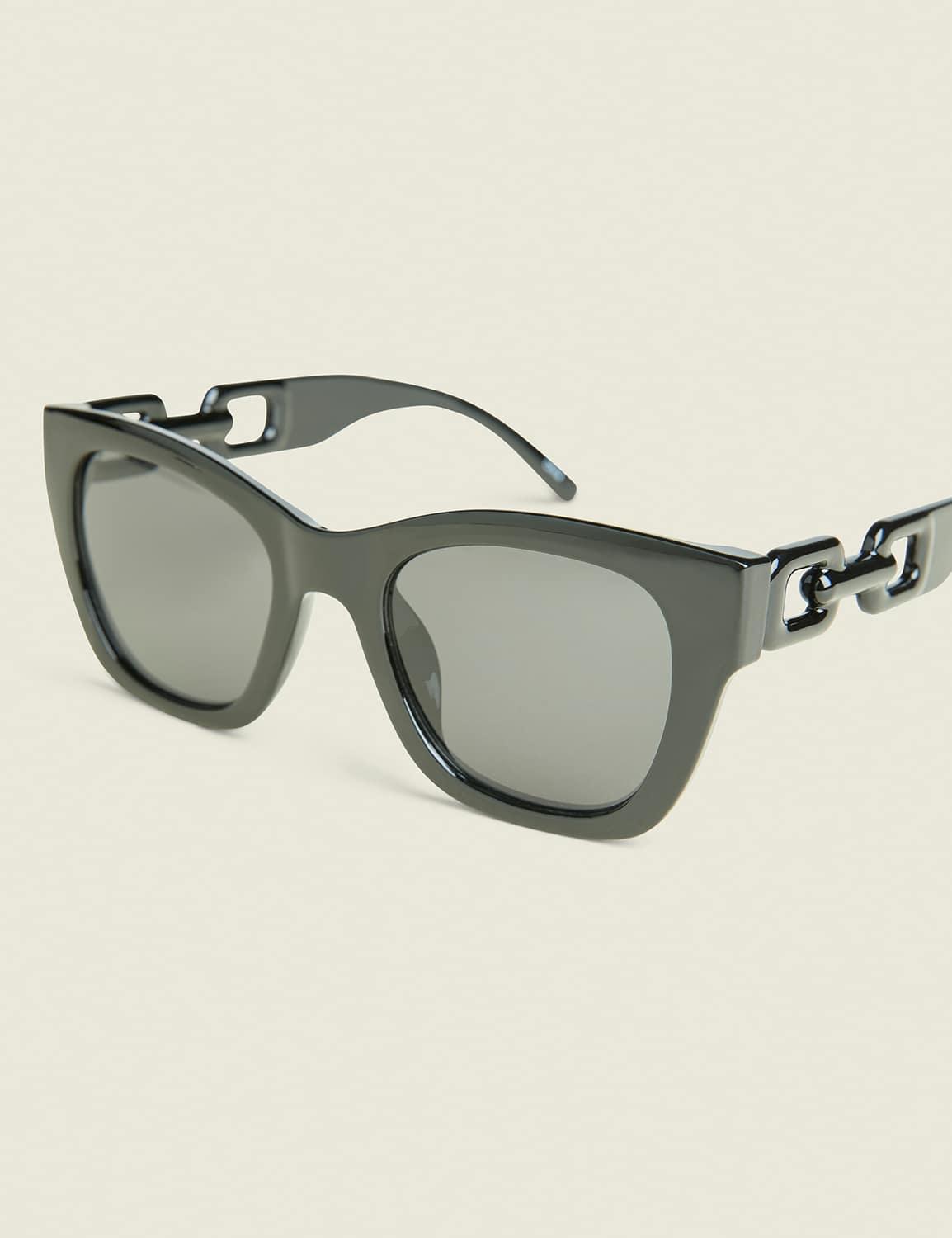 black chain-link square sunglasses