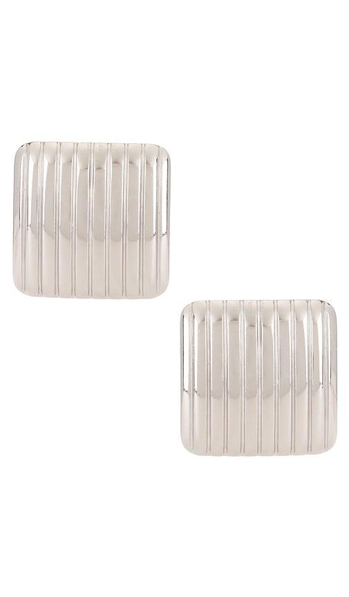 cendre mara earrings in metallic silver.