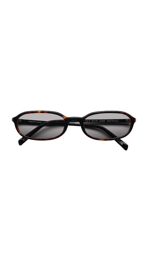 chimi edith sunglasses in brown.