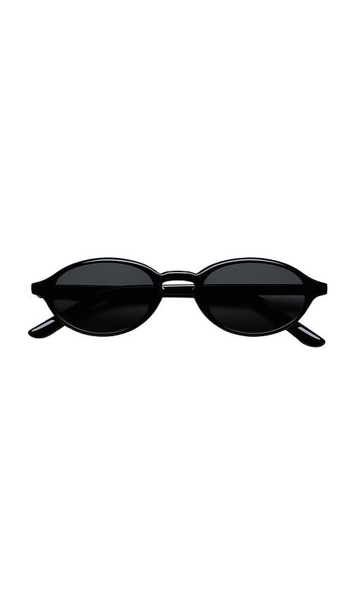 chimi lex sunglasses in black.