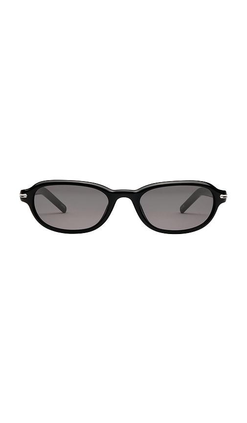 chimi vox sunglasses in black.