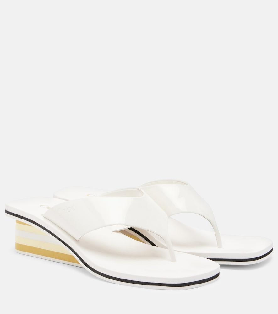 chloé swimming cool patent leather thong sandals