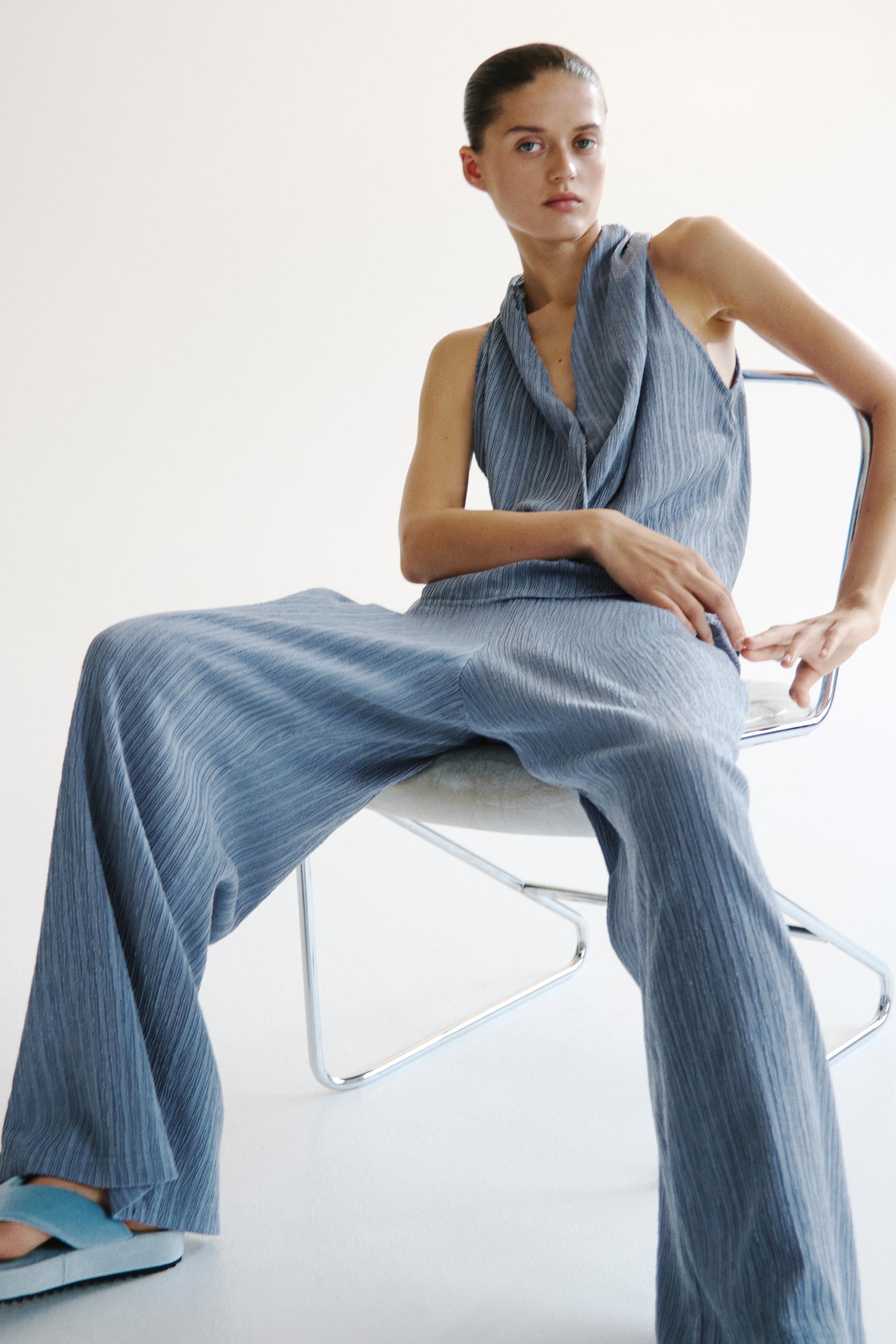 crinkled wrap top