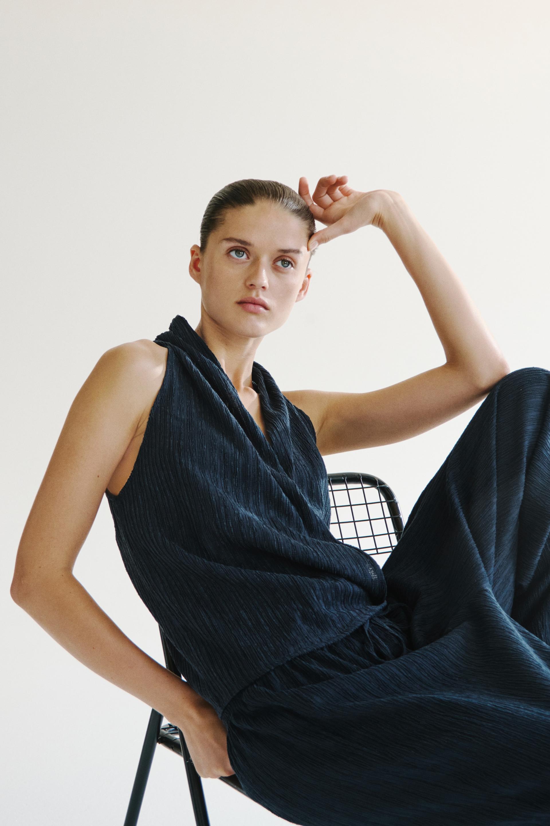 crinkled wrap top