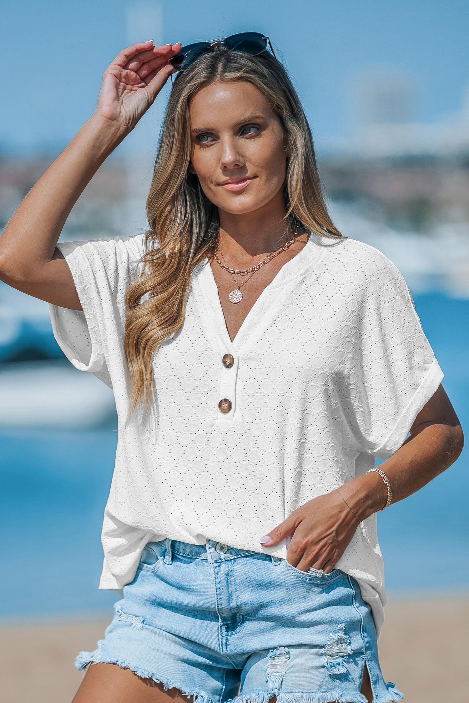 cutout textured v-neck tee - l