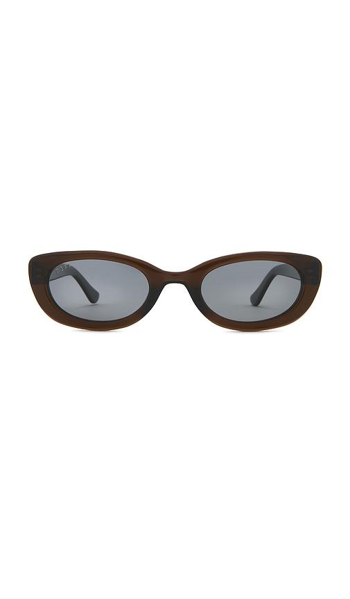 diff eyewear x jojo fletcher cat eye sunglasses in chocolate.