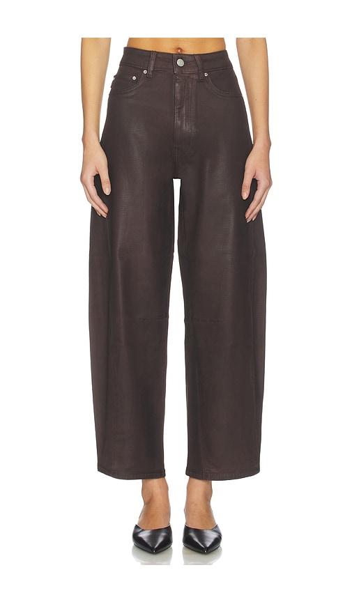 dl1961 miro high rise barrel jeans in chocolate. - size 25 (also in 26, 30, 32)
