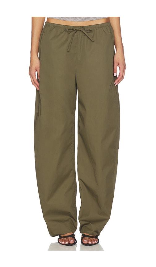 eaves lana barrel leg pant in olive. - size l (also in m, s, xl, xs, xxs)