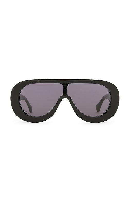 eliou navigator sunglasses in black.
