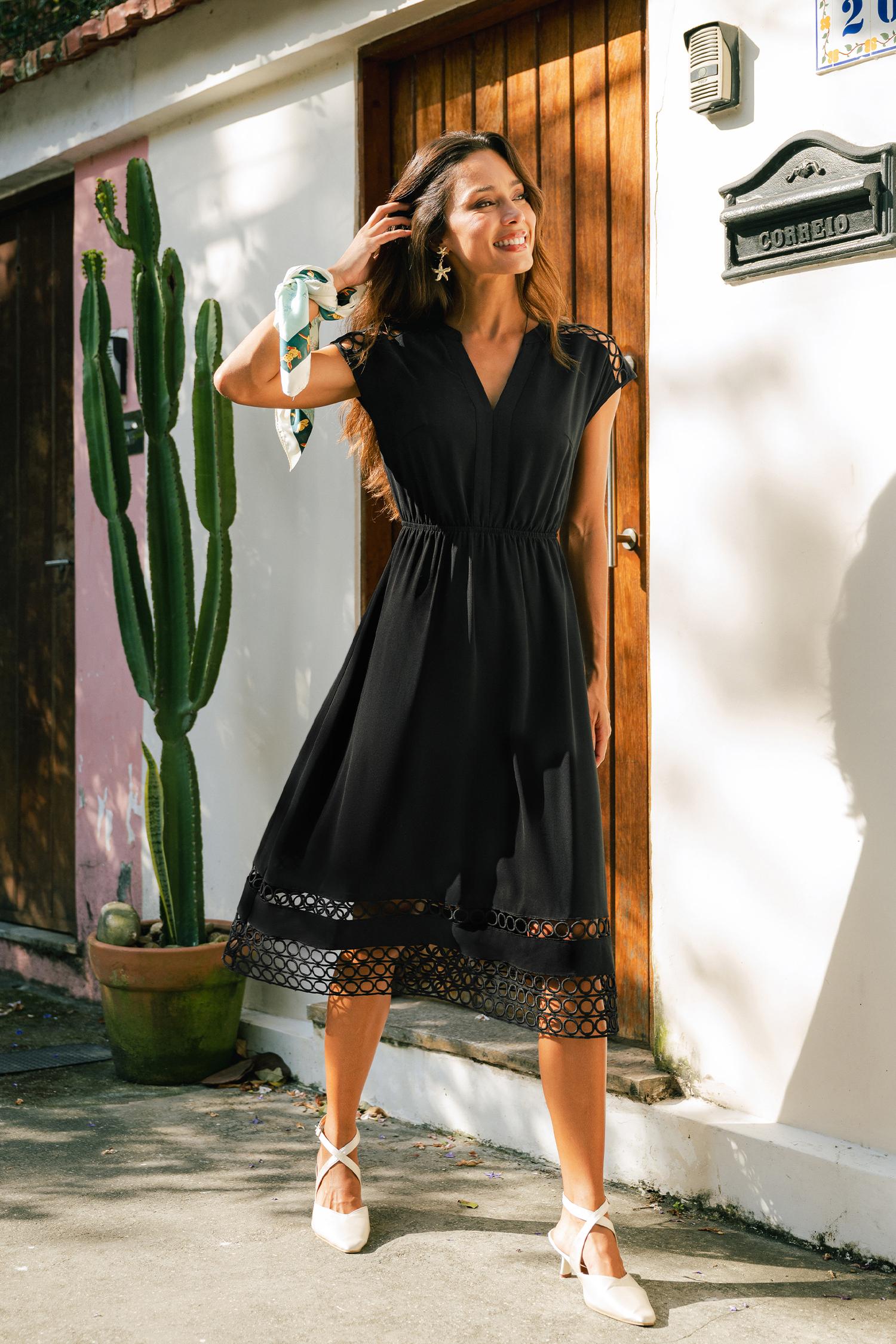 endless nights black midi dress - l