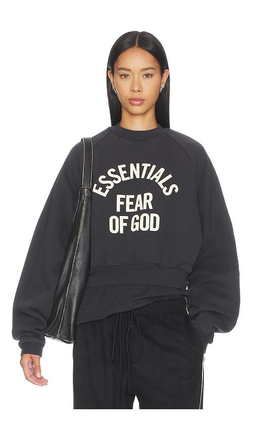 fear of god essentials campus 90's cropped raglan crewneck in black. - size s (also in xs)