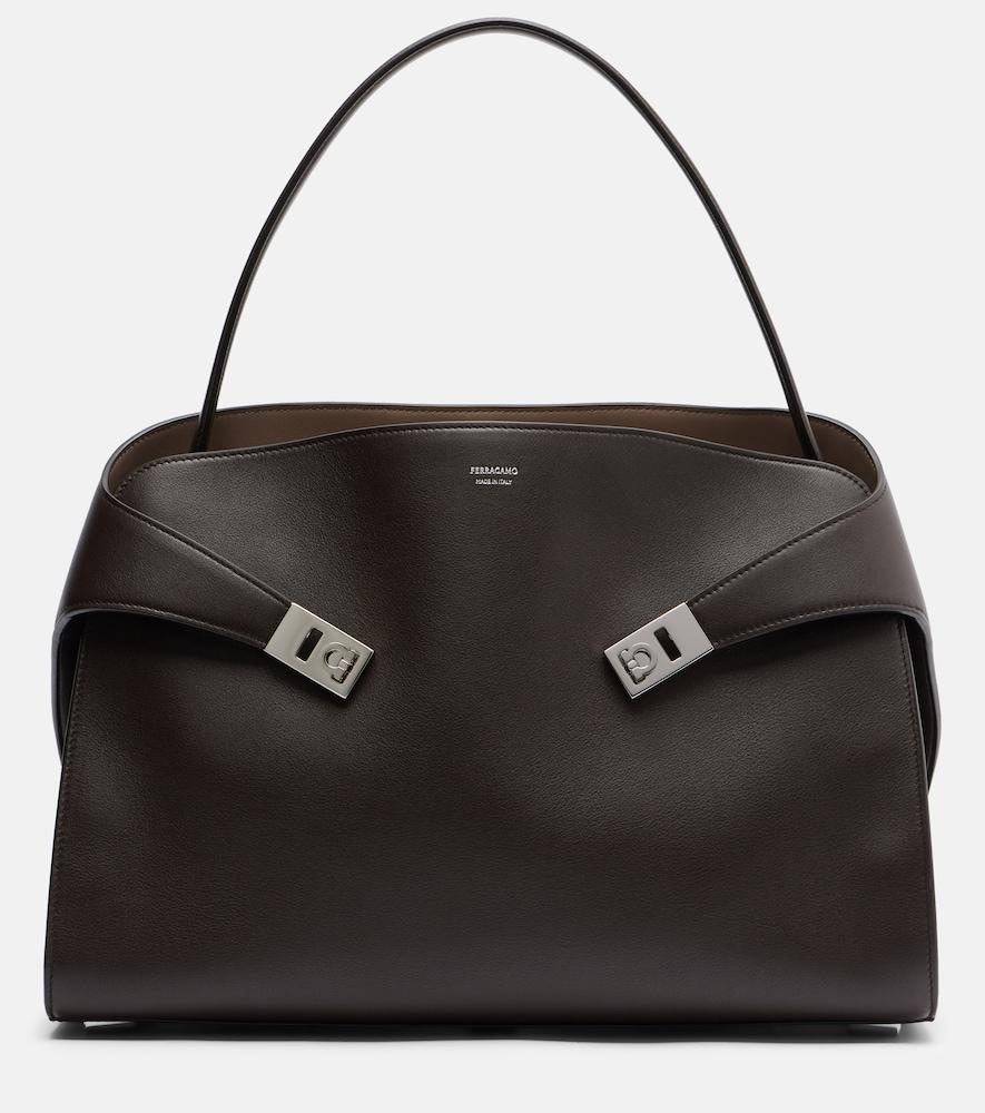 ferragamo hug soft medium leather shoulder bag