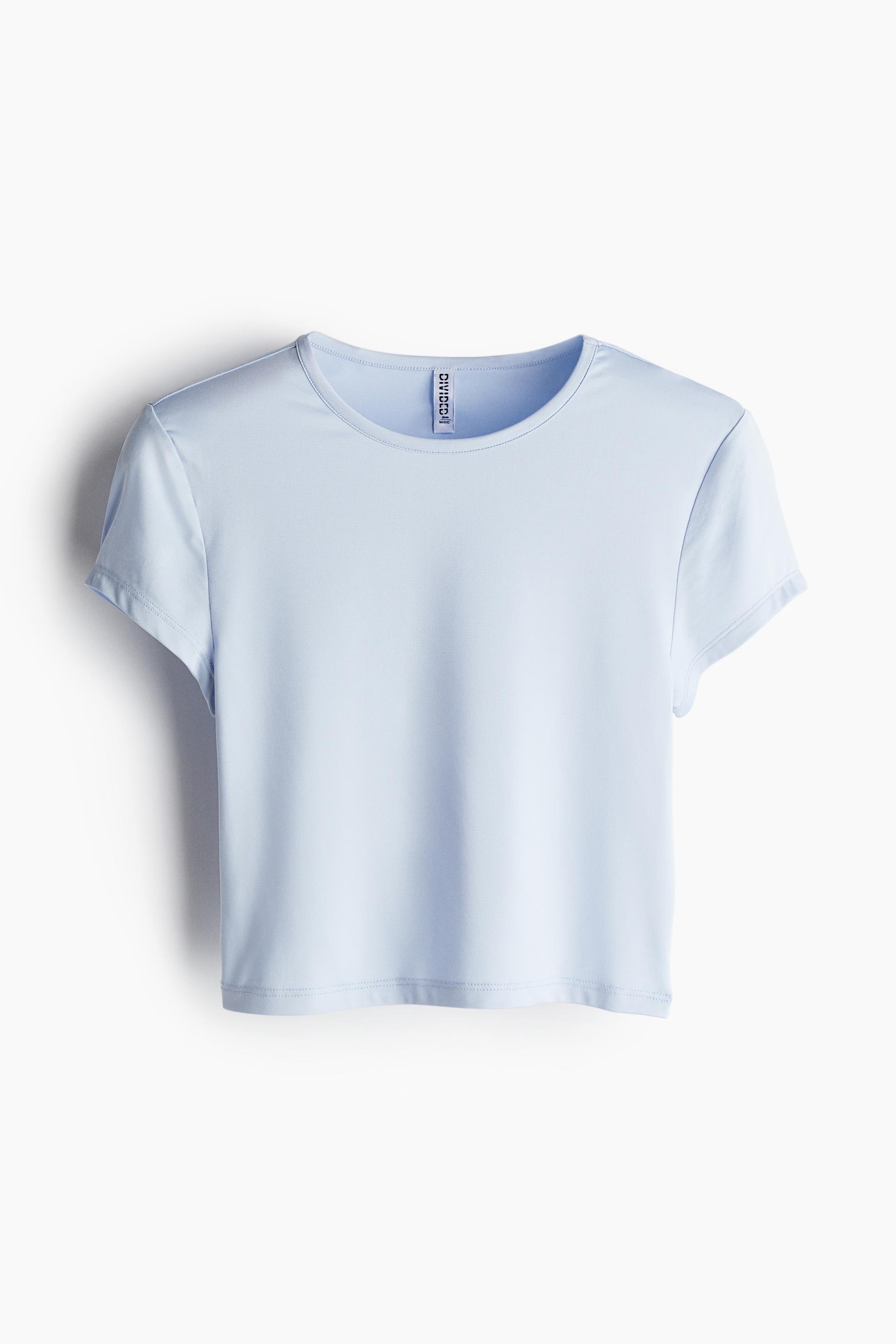 fitted t-shirt