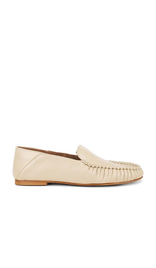 flattered bon bon loafer in beige. - size 35 (also in 36, 37, 38, 39, 40)