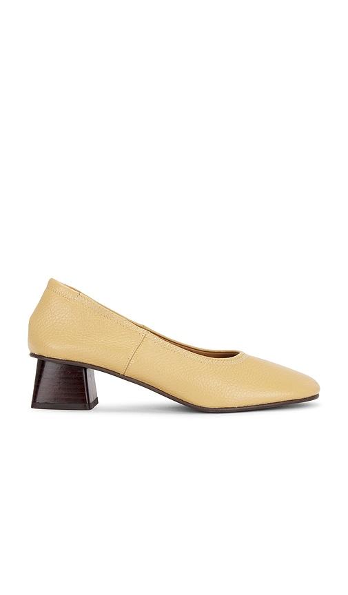 flattered zac heel in beige. - size 38 (also in 39, 40)