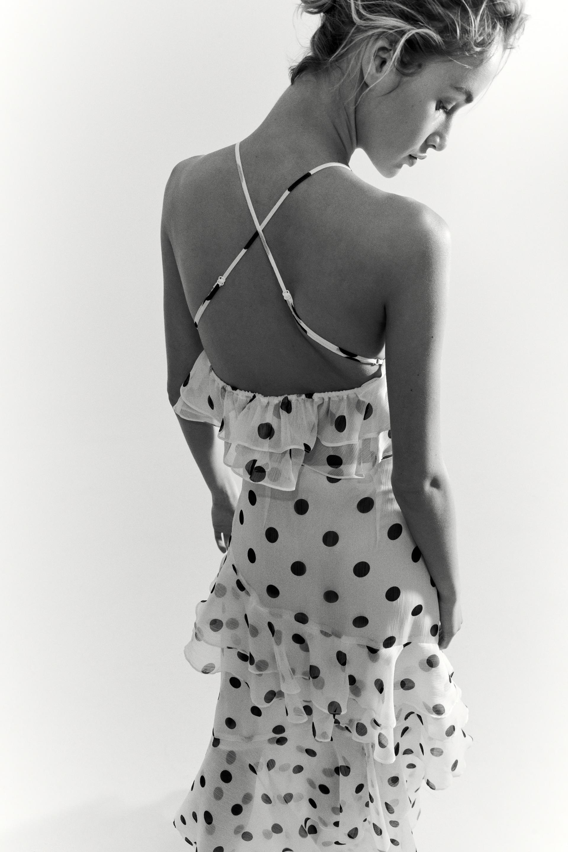 flounced skirt