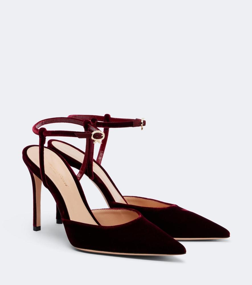 gianvito rossi velvet pumps