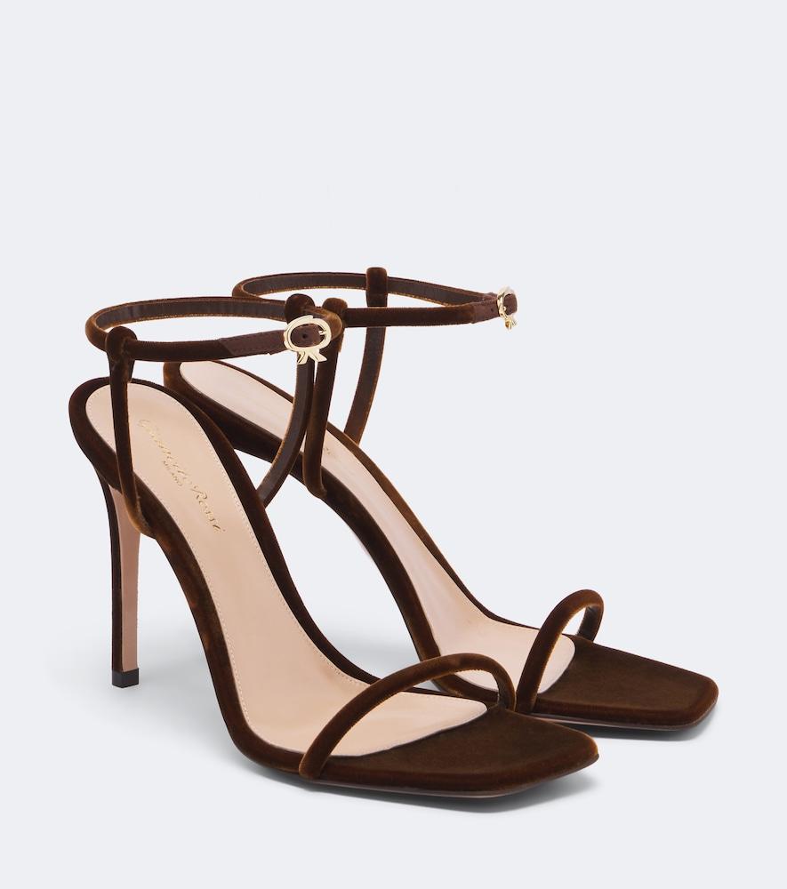 gianvito rossi velvet sandals