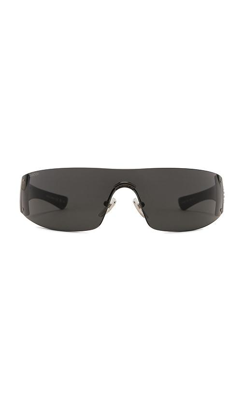 gucci leonie sunglasses in black.