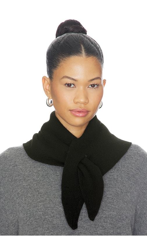 hat attack triangle knit scarf in black.