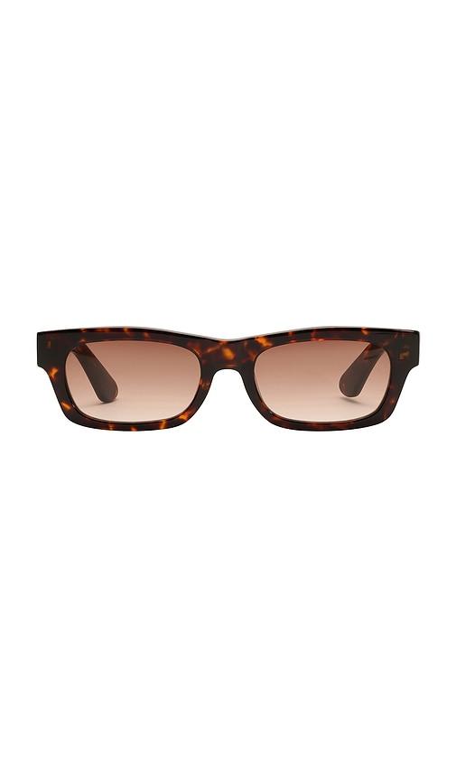 heaven mayhem sloane sunglasses in black.