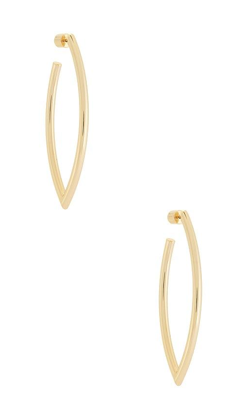 jennifer fisher medium feather hoop earrings in metallic gold.