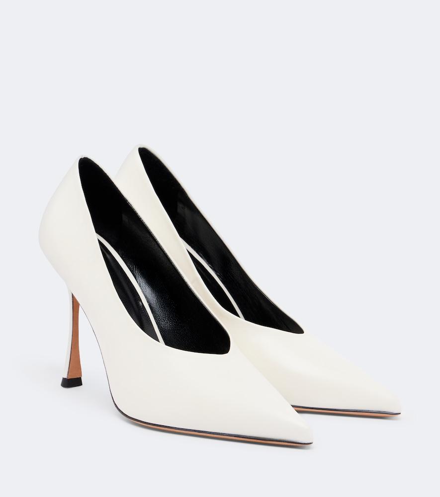 jude kiss leather pumps