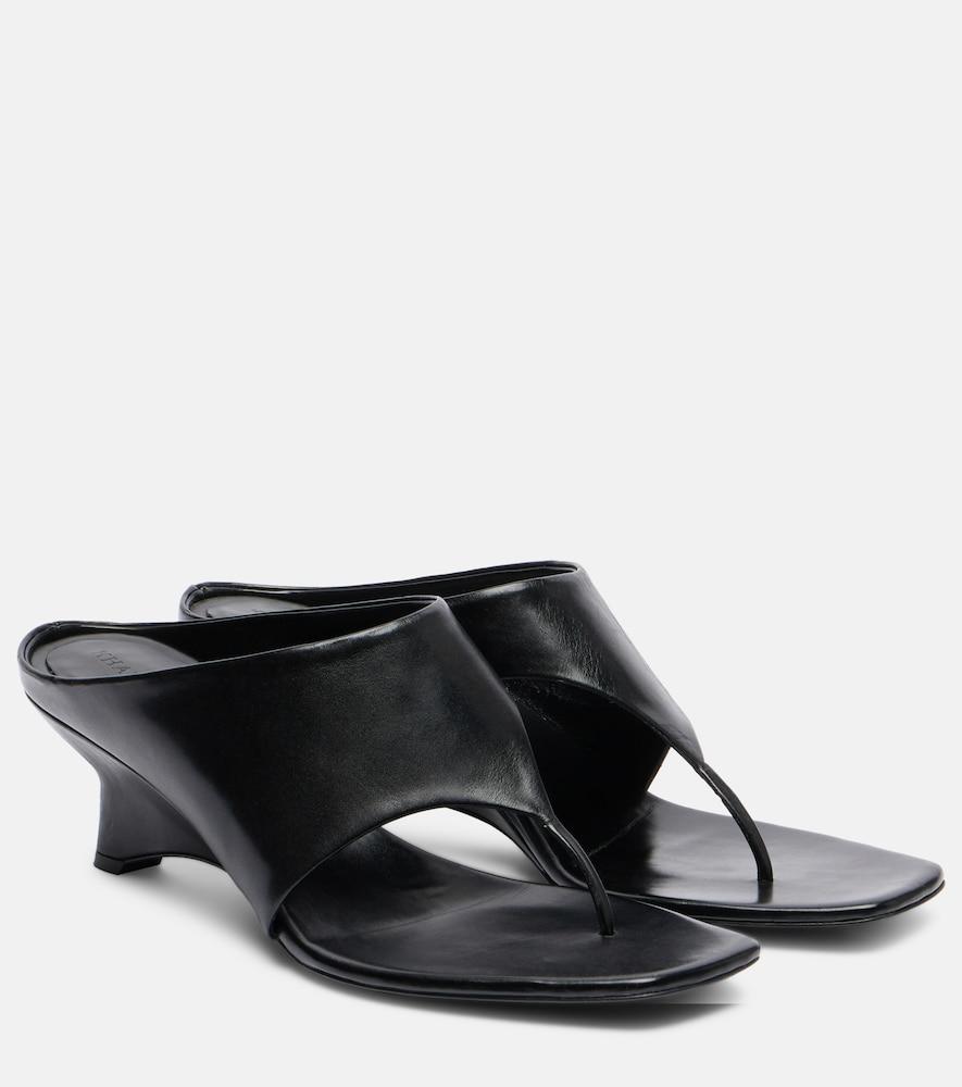 khaite marlow 55 leather thong sandals