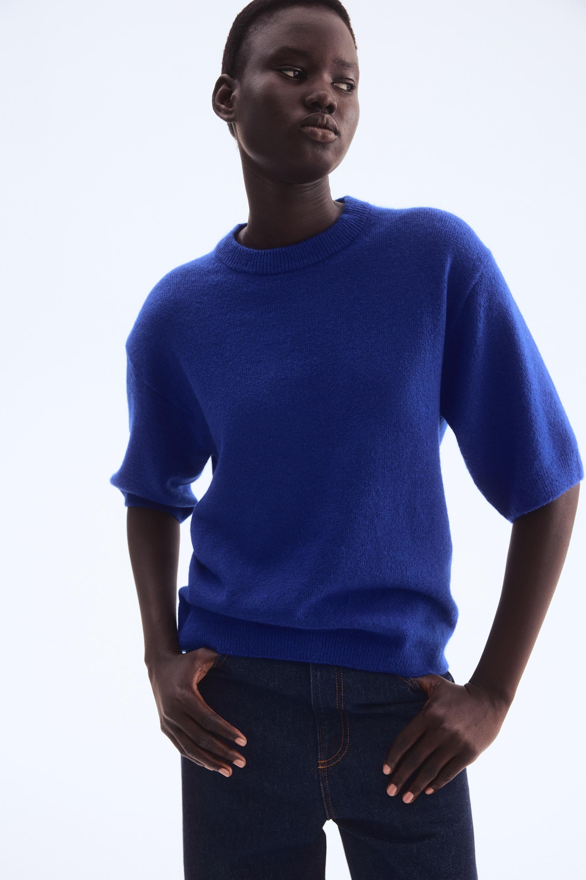 knit t-shirt