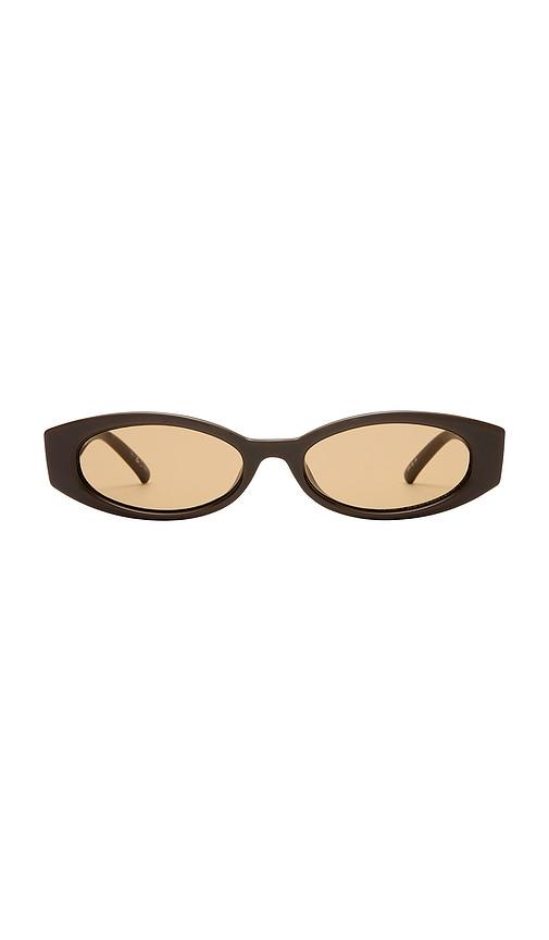 le specs belladonna sunglasses in brown.